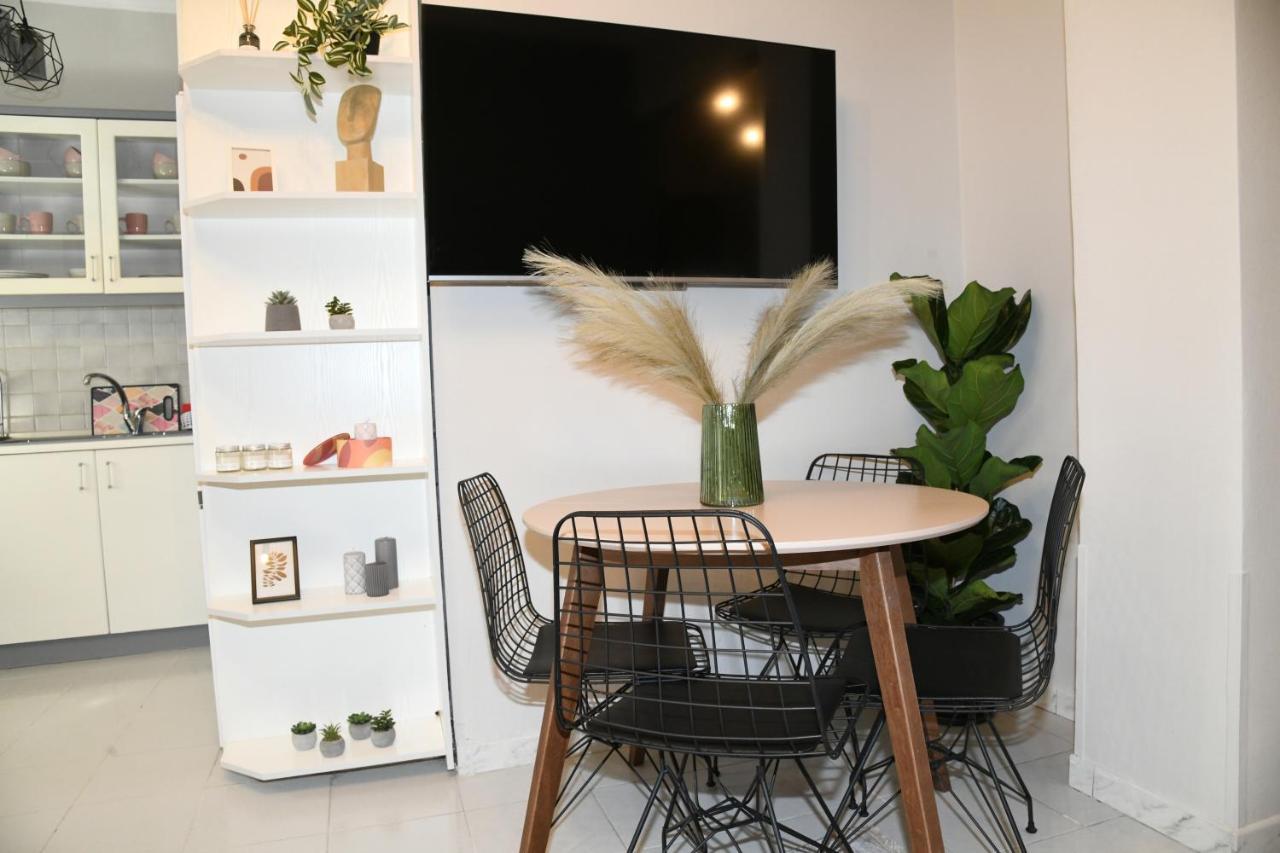 Lovely Luxury Apartment سيرس المظهر الخارجي الصورة